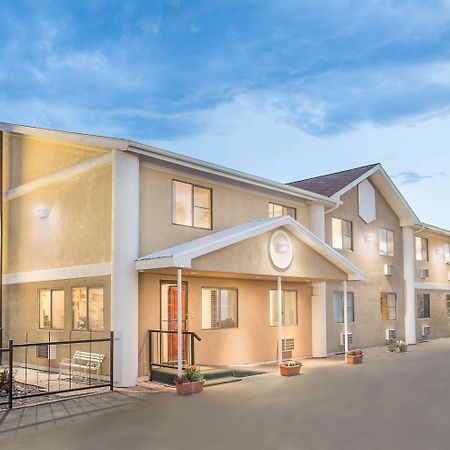 Super 8 By Wyndham Riverton Motel Ngoại thất bức ảnh