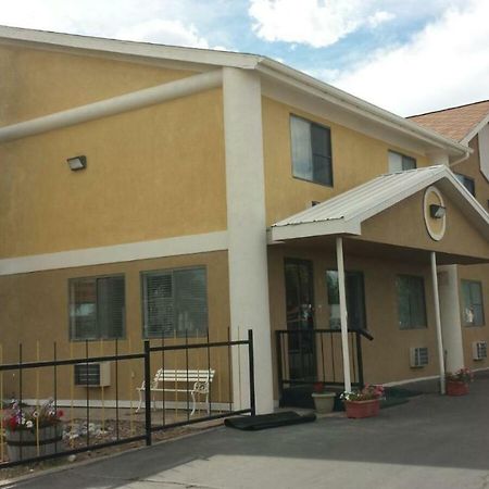 Super 8 By Wyndham Riverton Ngoại thất bức ảnh