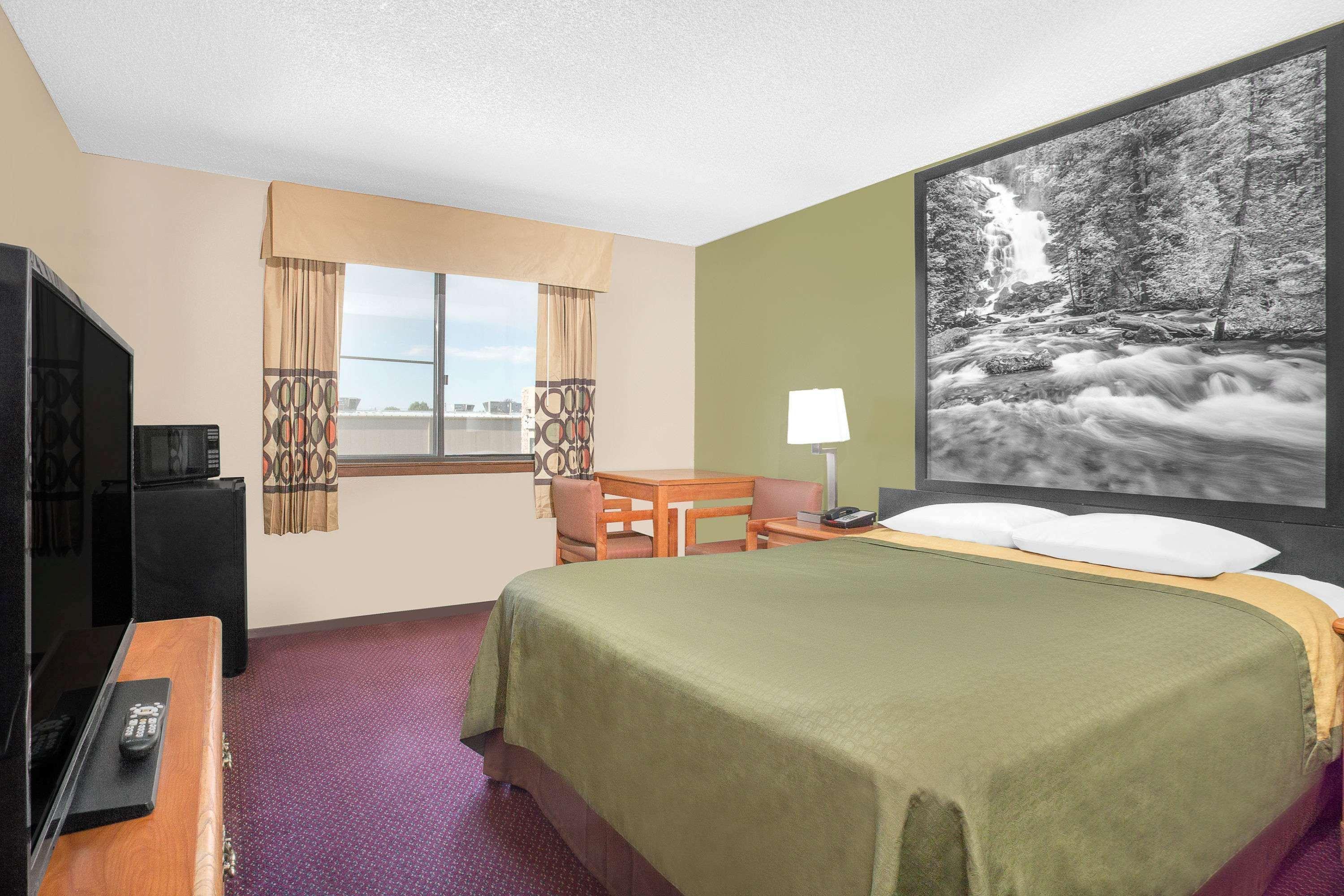 Super 8 By Wyndham Riverton Ngoại thất bức ảnh
